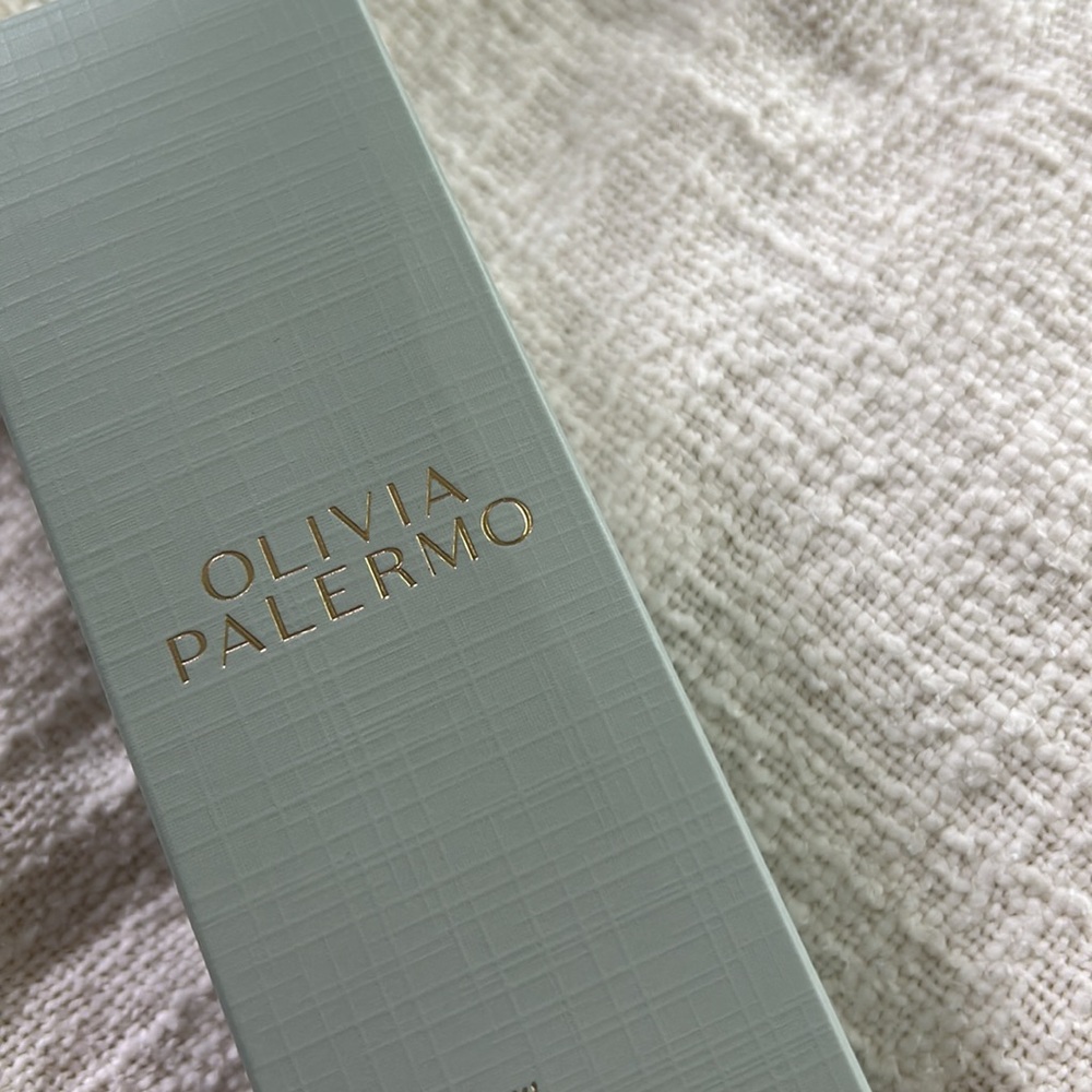 New Olivia Palermo Pre-Show Mattifying Mist 3.38oz - Picture 6 of 6